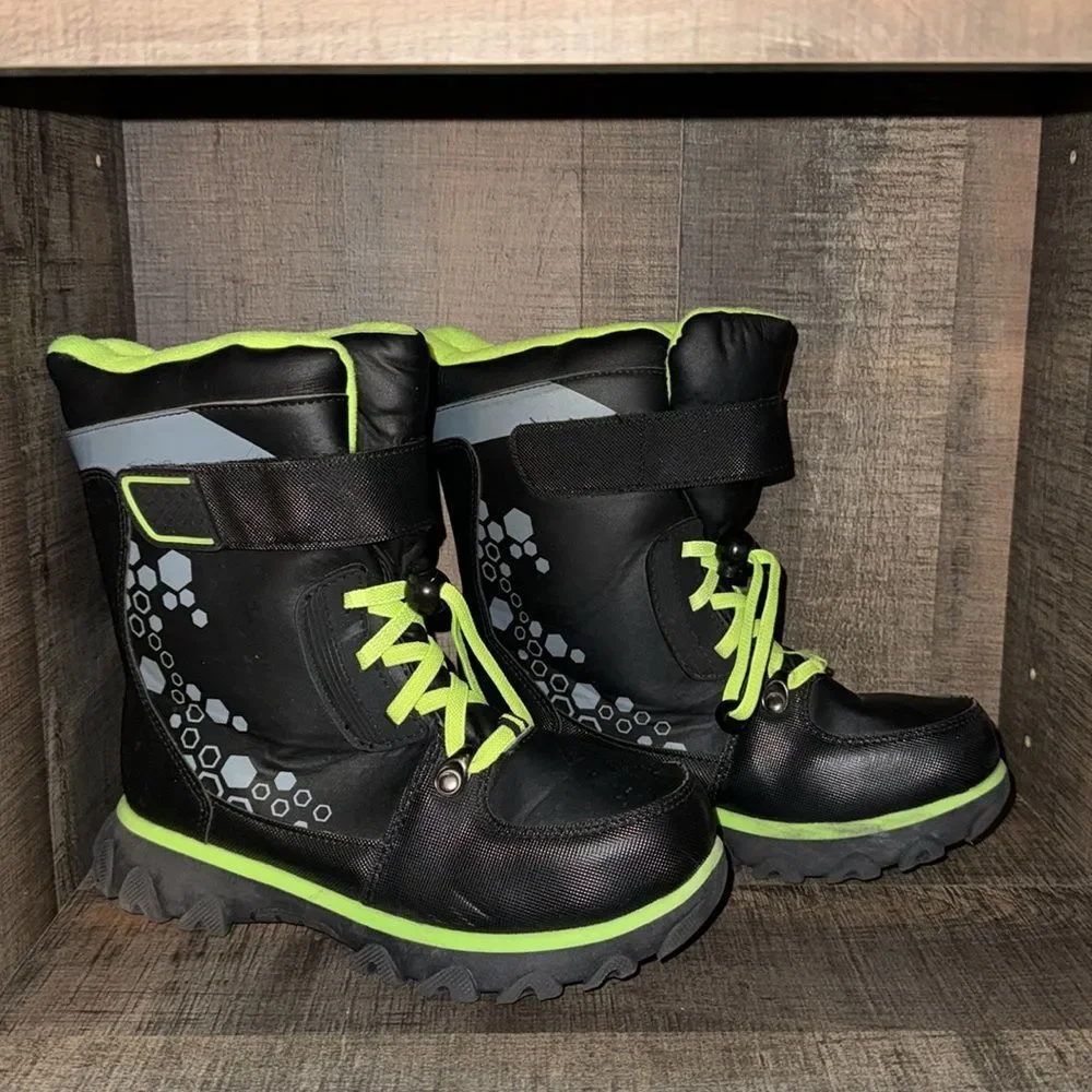 WONDER NATION snow boots-‎ lace up- size 3